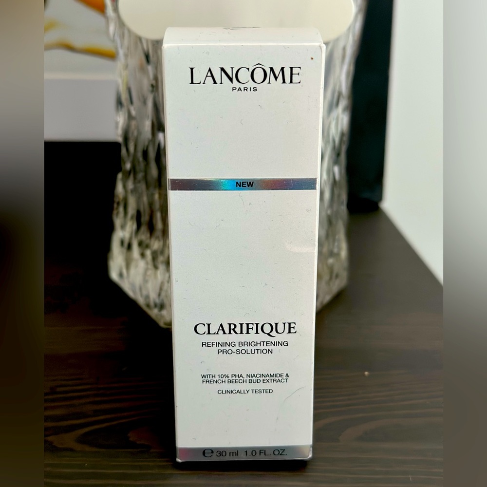 Clarifique refining brightening pro solution